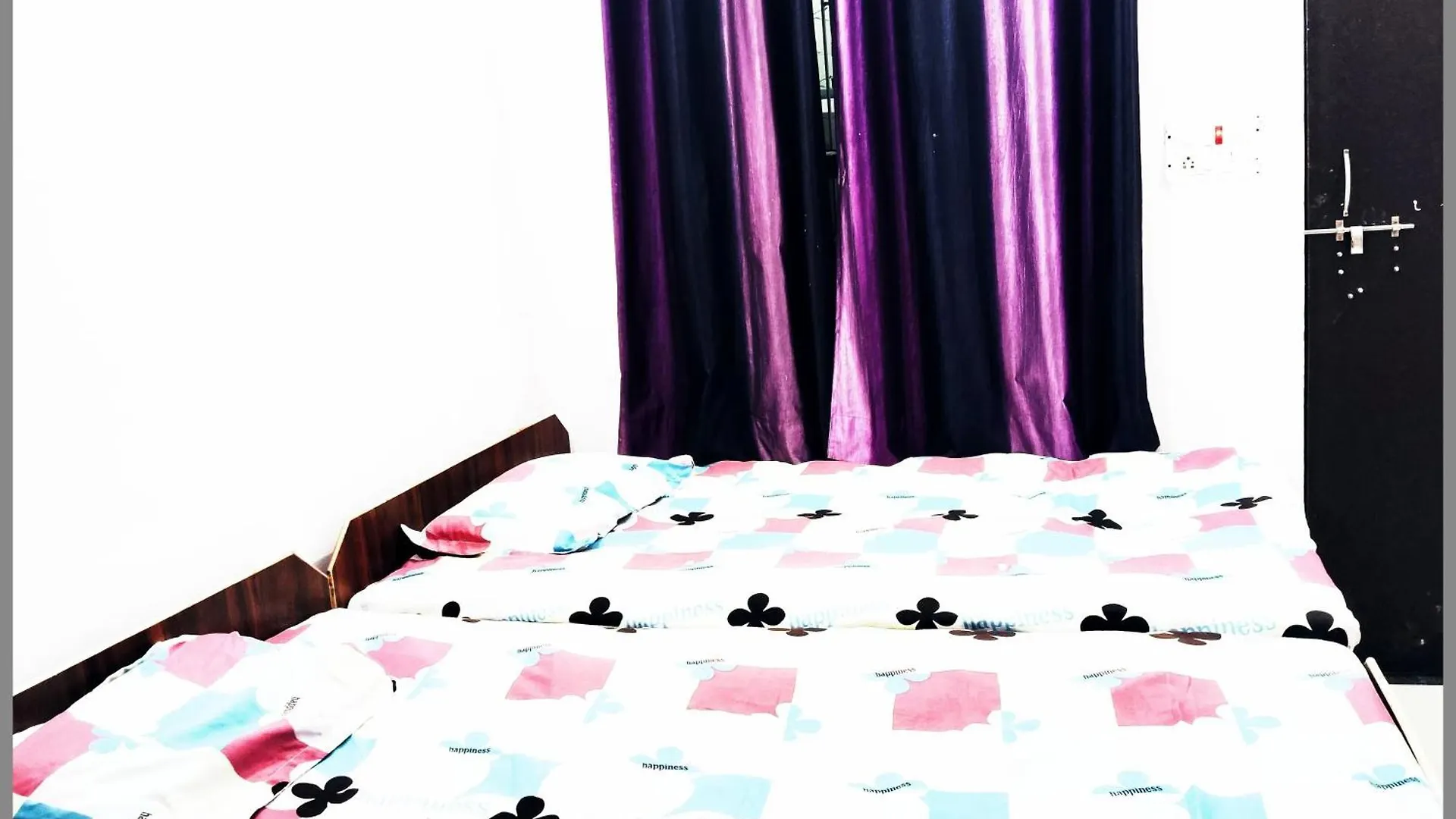 Hotel R-A-M-A-S-I-S-H K-U-T-I-R Near Kashi Vishwanath Temple - Offers Air Conditioned Rooms With Wifi -Best Hotel In ורנאסי